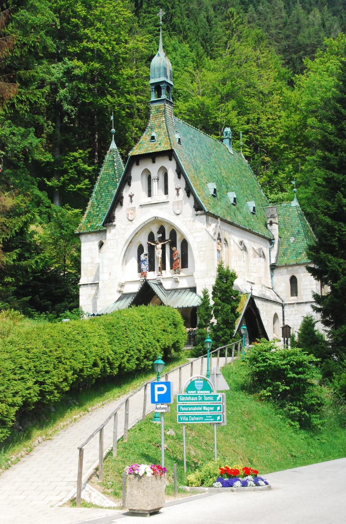 Kath. Pfarrkirche Hl. Familie